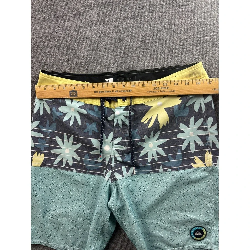 Quiksilver Board Shorts Mens 31 Multi Color Floral DryFlight Swim Trunks